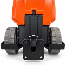 Height-adjustable tow arm for electric tow tractor - 