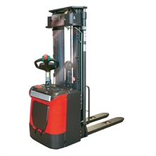 Electric stand-up rider stacker 1600 kg - 