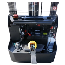 Electric stacker with AGM battery and 1300 kg load capacity - 