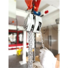 Ultra-light aluminium manual chain hoist - 