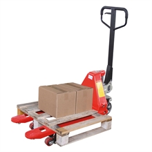 Manual pallet truck for half sized pallets 1500 kg - 