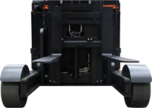 Chariot à mât rétractable sur pneus 1600 kg - 