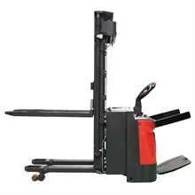 Gerbeur électrique autoporté direction assistée 1600 kg mât 3600 à 4600 mm - 