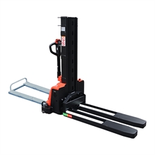 Gerbeur embarqué électrique 600 kg - 