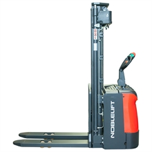 Gerbeur électrique autoporté lithium direction assistée 1200 kg - 
