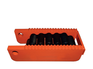 Leveling plates and chain rollers skates