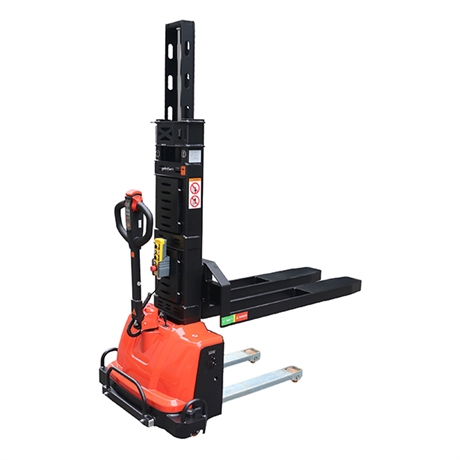 Self-loading powered stacker 600 kg